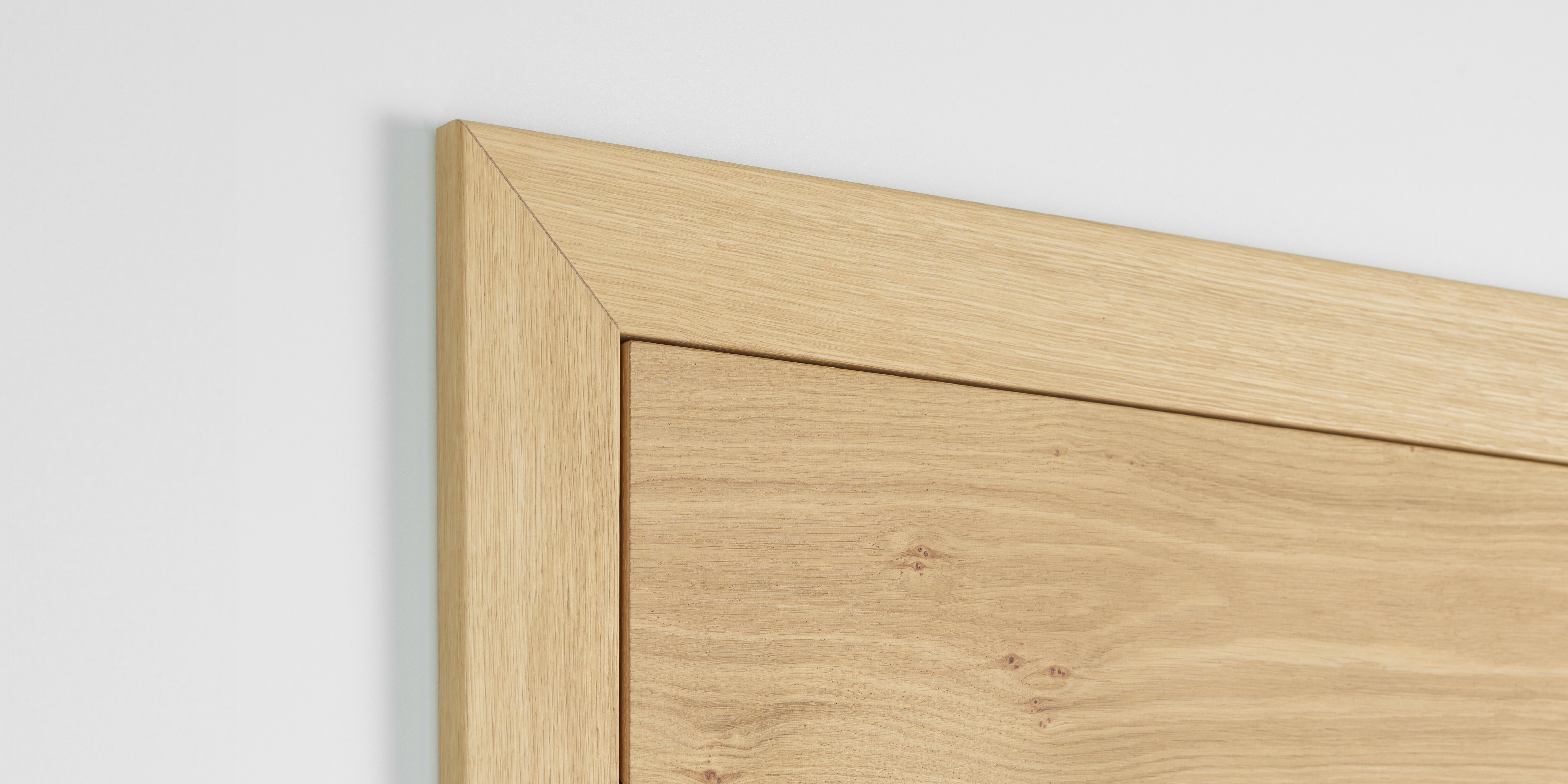 Alles in einer Linie: Ausführung bündig einschlagend